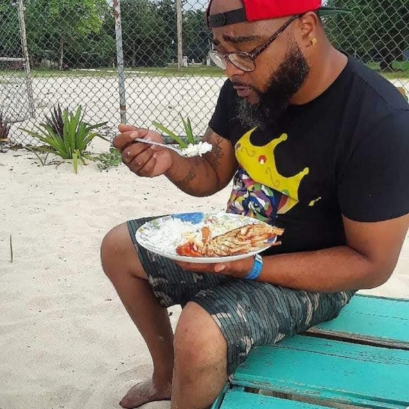 Levi Lauren - Picture 4 of 15